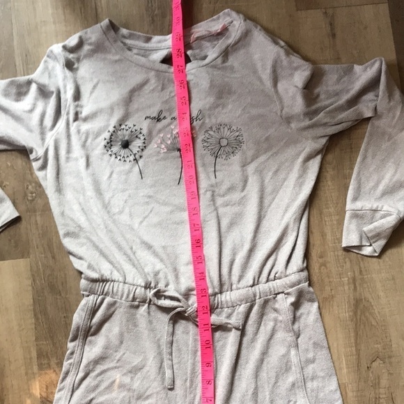 soft knit long sleeves La Vie En Rose romper with dandelion print on front - Picture 6 of 10